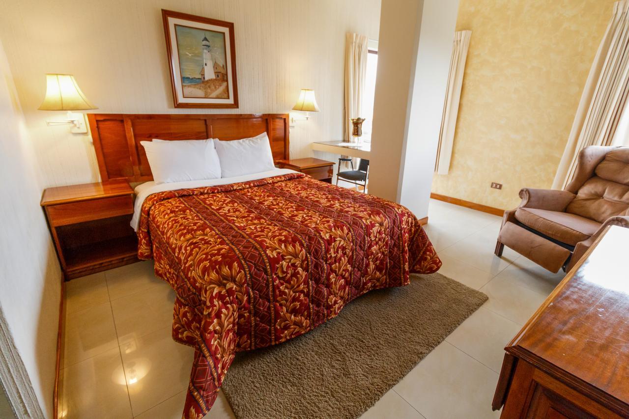 Hotel Anna Inn Olintepeque Bagian luar foto