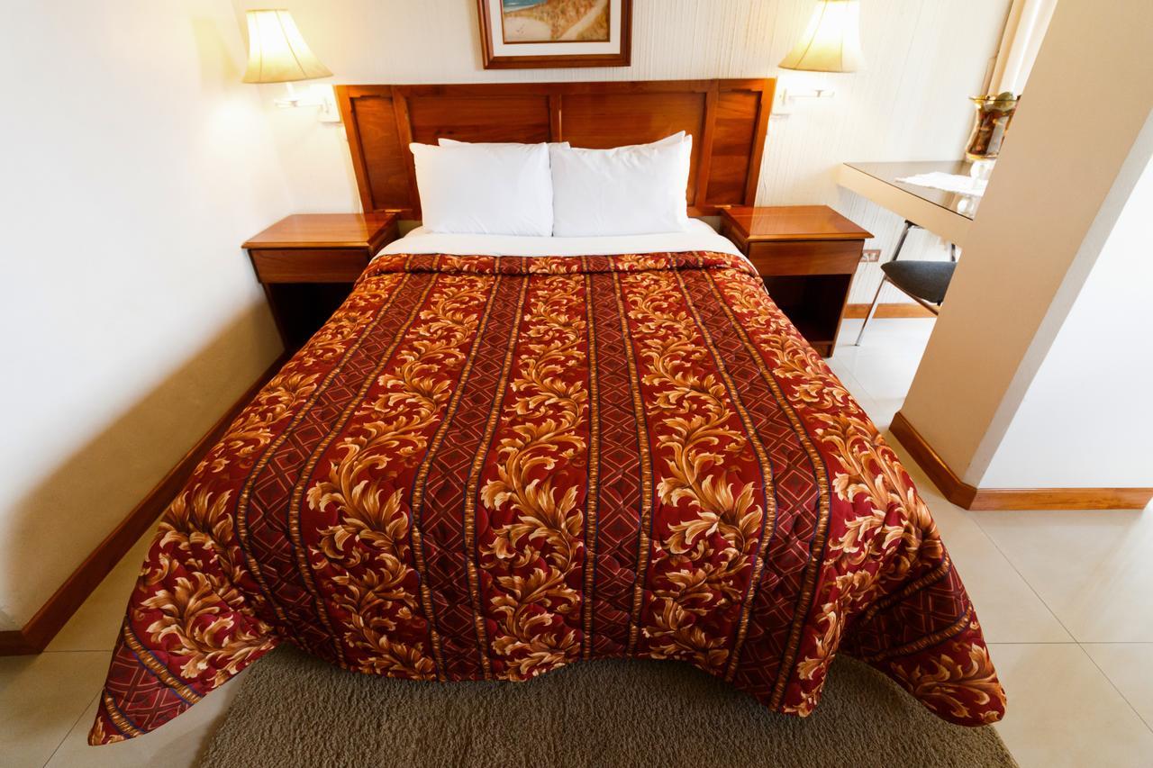 Hotel Anna Inn Olintepeque Bagian luar foto