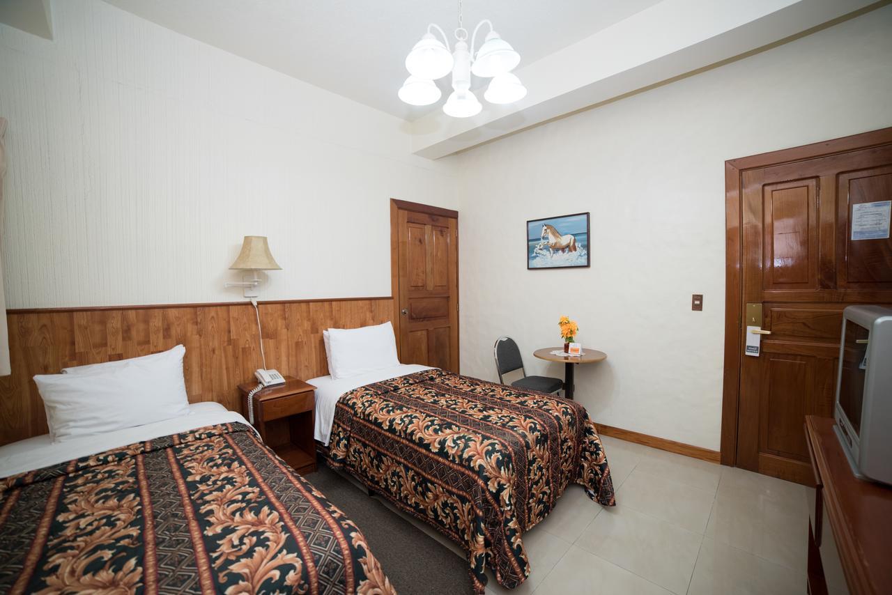 Hotel Anna Inn Olintepeque Bagian luar foto