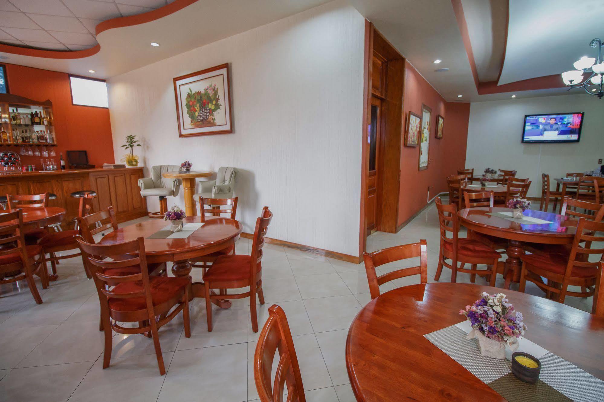 Hotel Anna Inn Olintepeque Bagian luar foto