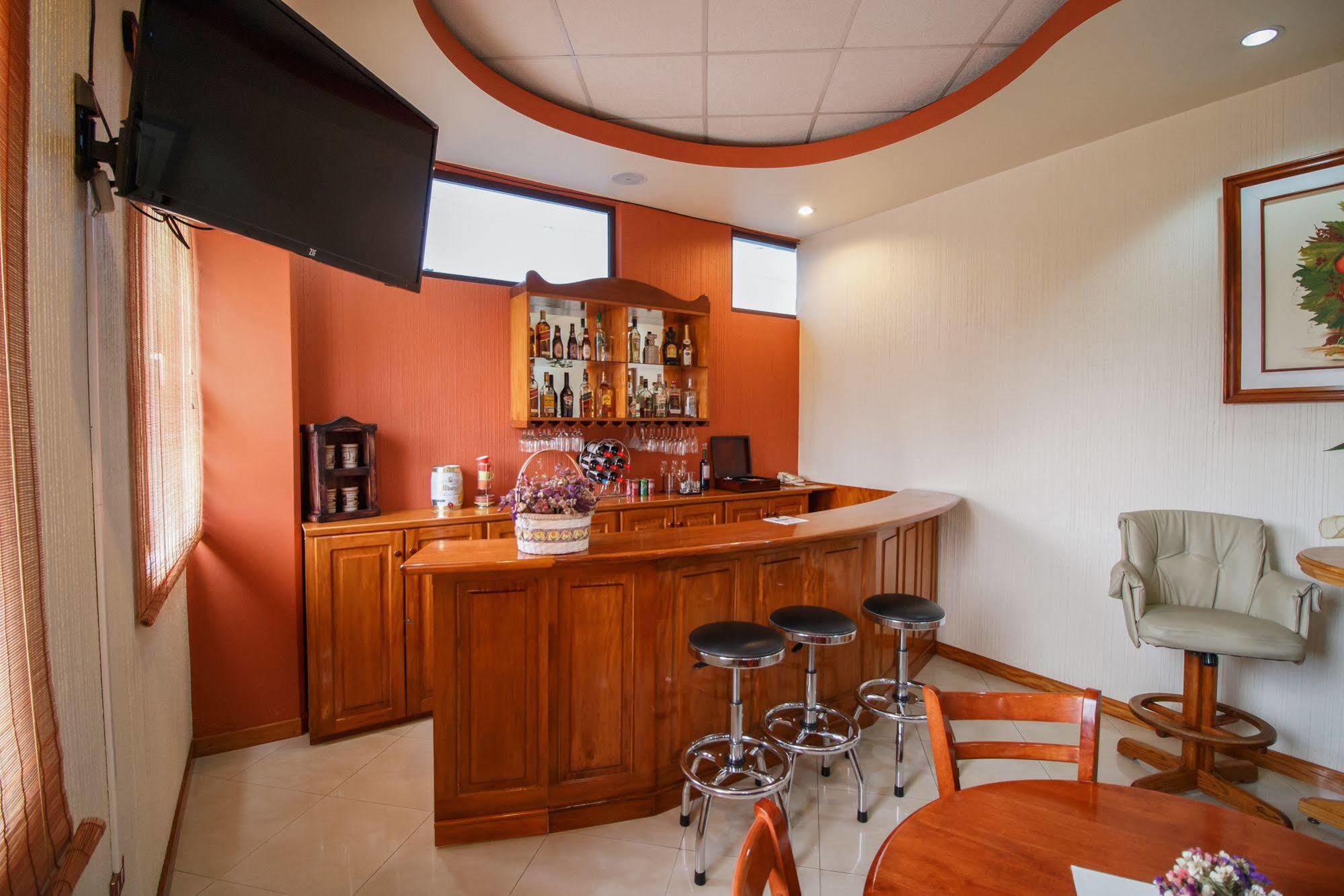 Hotel Anna Inn Olintepeque Bagian luar foto
