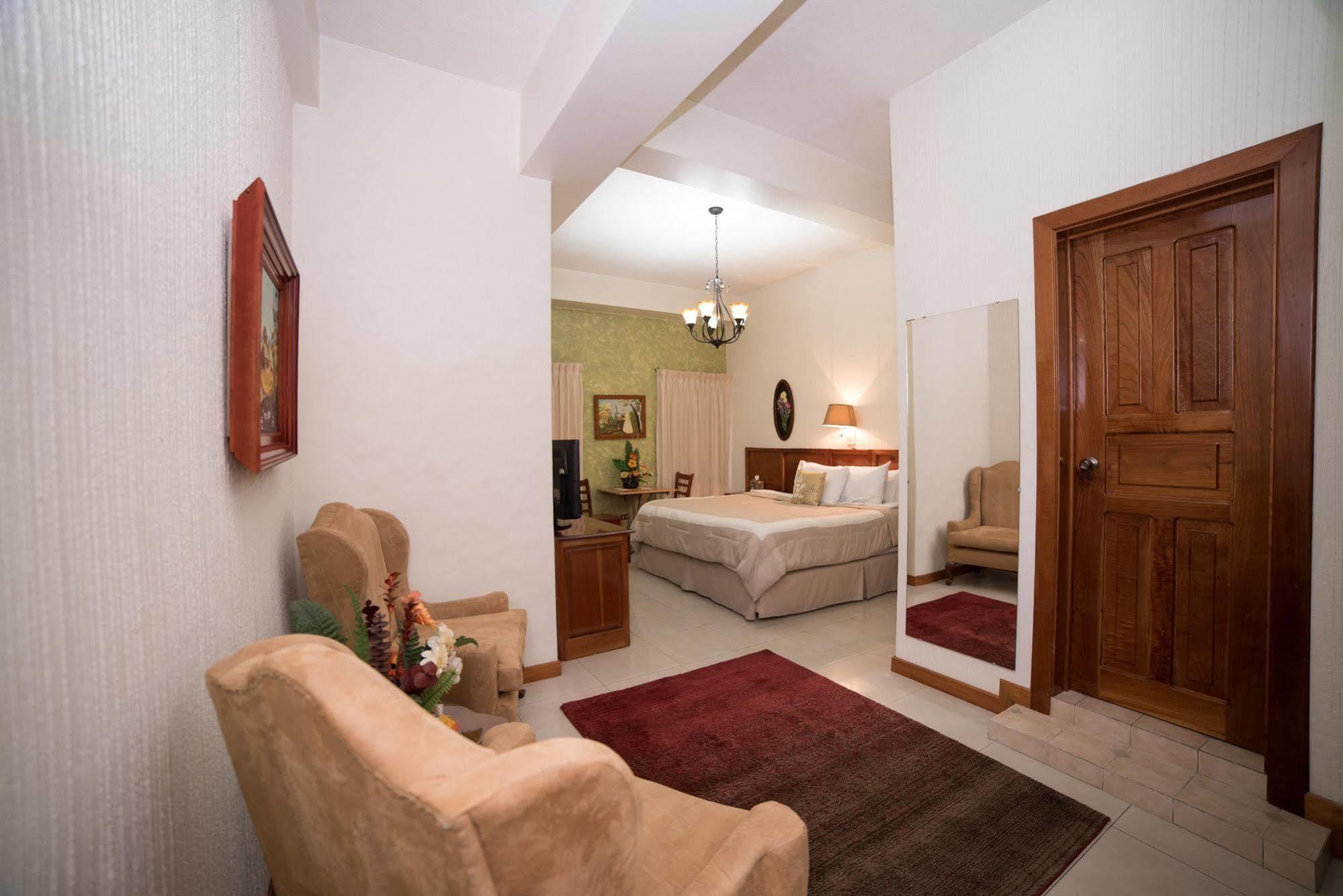 Hotel Anna Inn Olintepeque Bagian luar foto