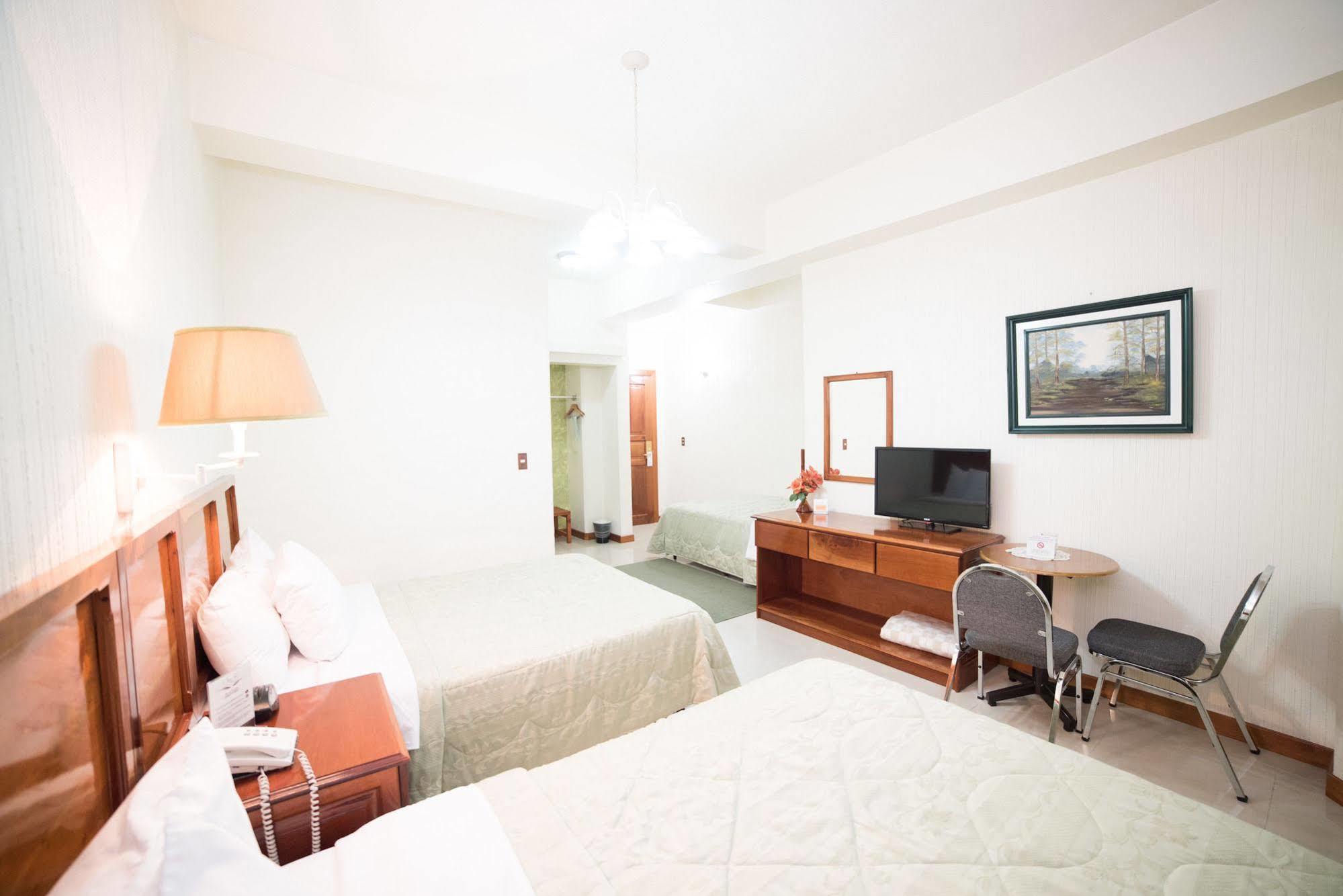 Hotel Anna Inn Olintepeque Bagian luar foto