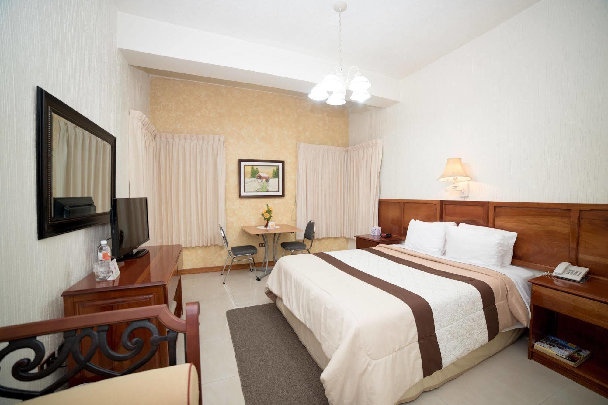 Hotel Anna Inn Olintepeque Bagian luar foto
