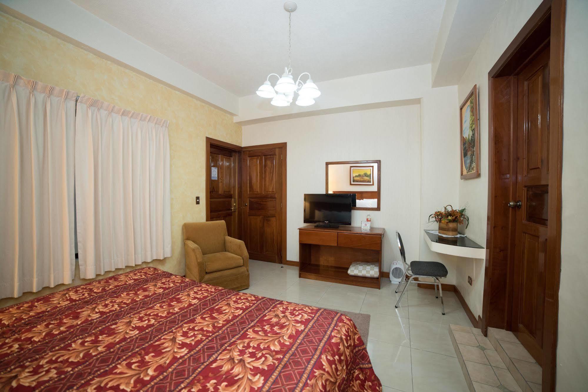 Hotel Anna Inn Olintepeque Bagian luar foto