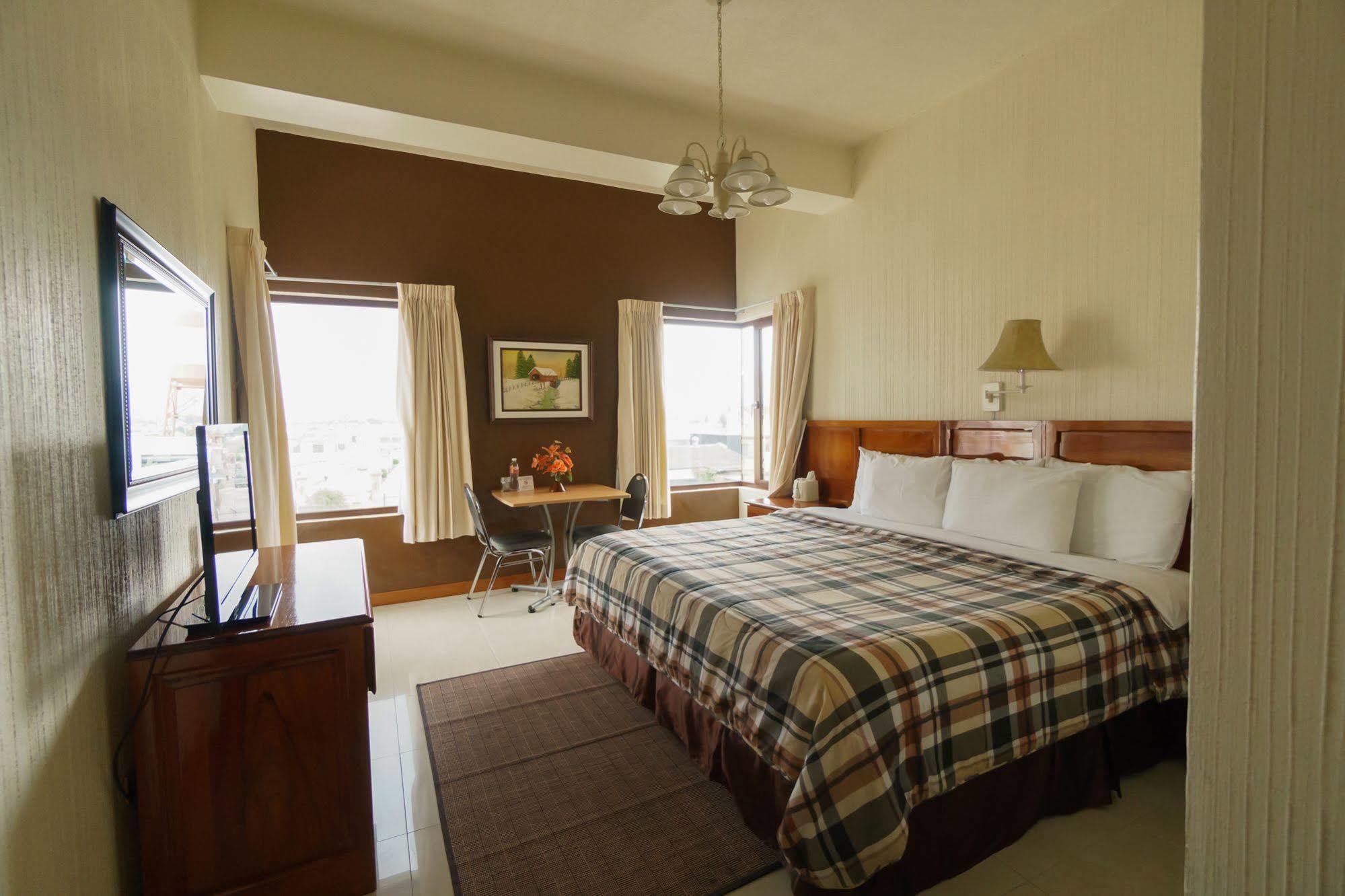 Hotel Anna Inn Olintepeque Bagian luar foto