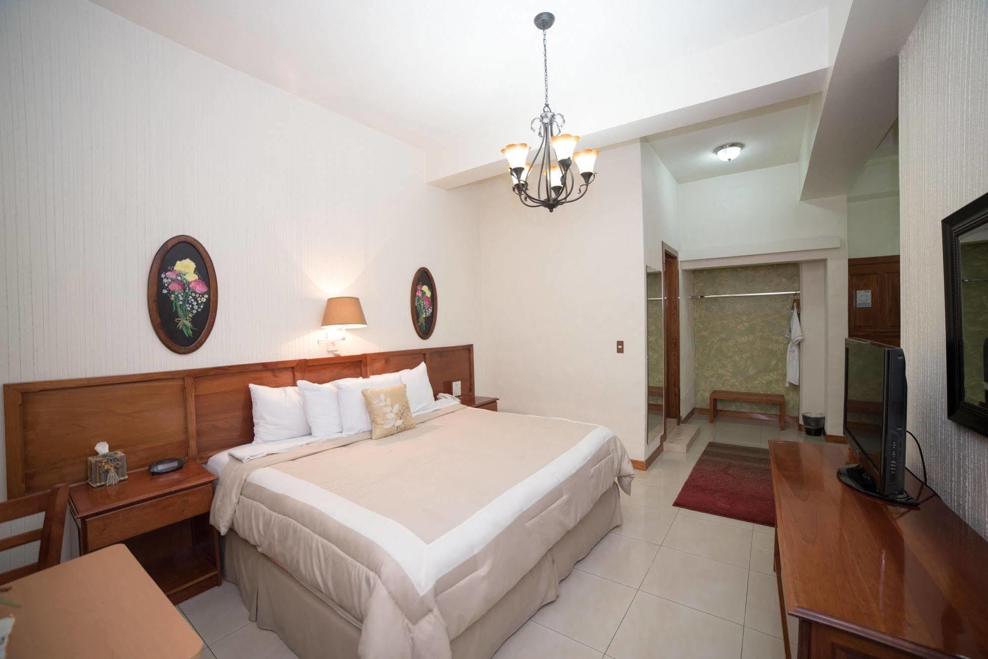 Hotel Anna Inn Olintepeque Bagian luar foto