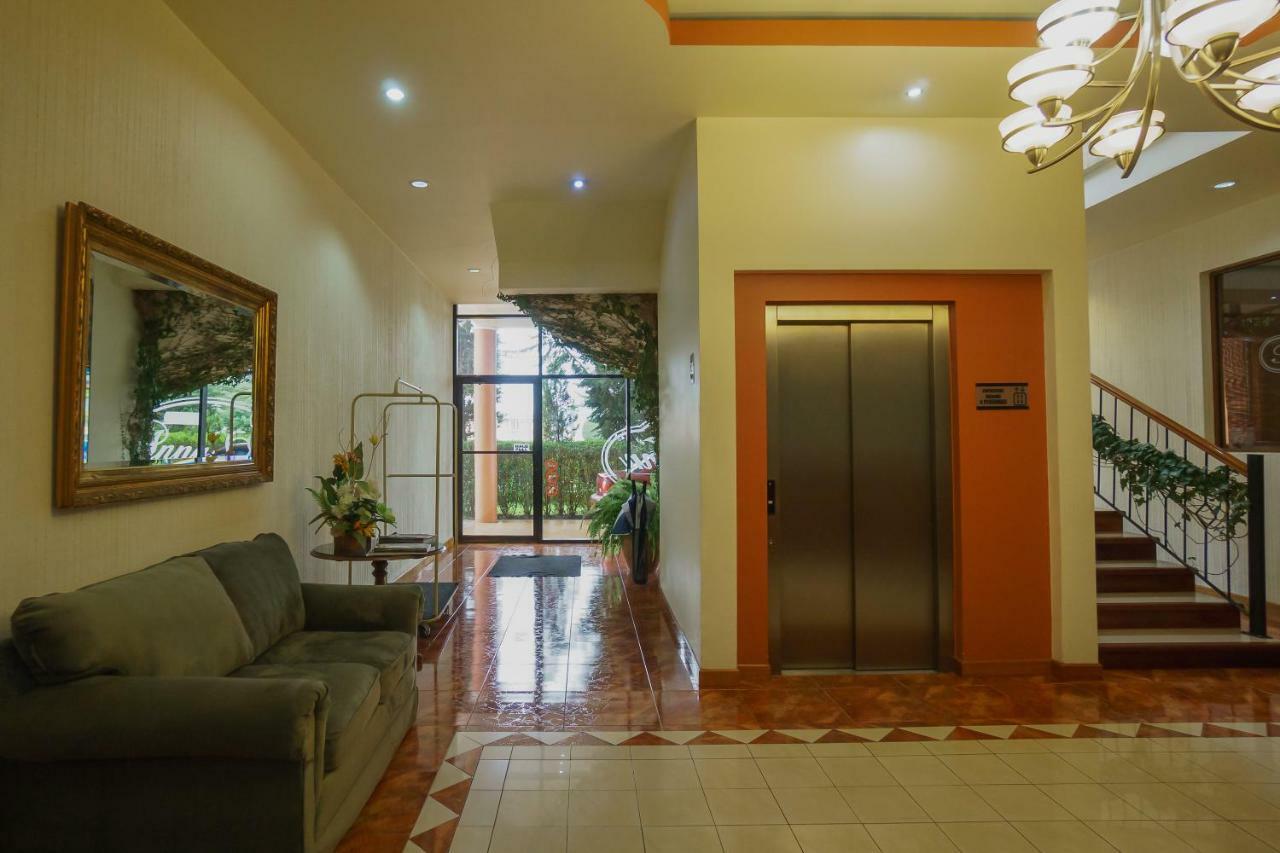 Hotel Anna Inn Olintepeque Bagian luar foto